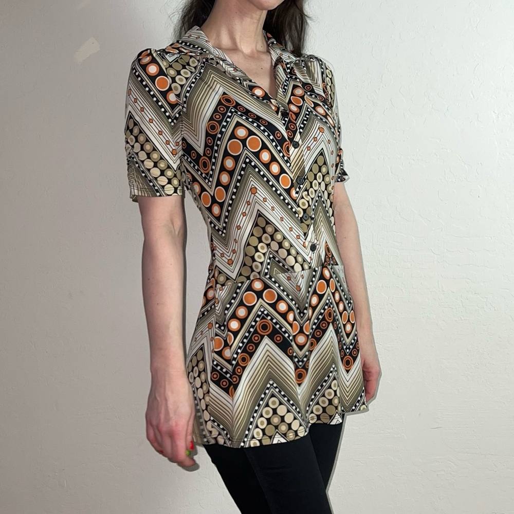 Y2K geometric groovy op art chevron pattern top by ING